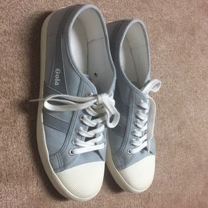 Gola Canvas Coaster Sneakers. Pale grey/off-white.